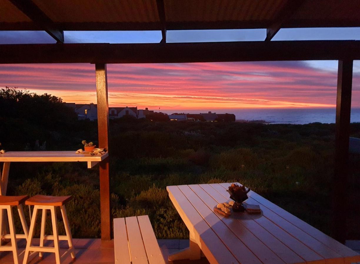West Coast Seaside Getaway Hotel Grotto Bay Eksteriør billede
