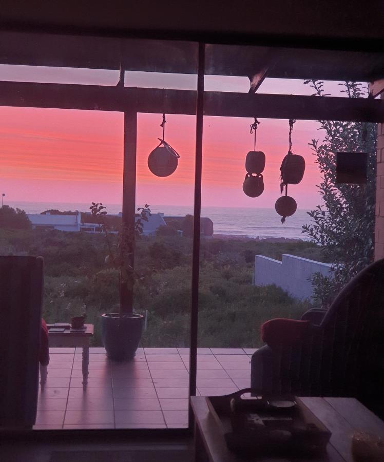 West Coast Seaside Getaway Hotel Grotto Bay Eksteriør billede