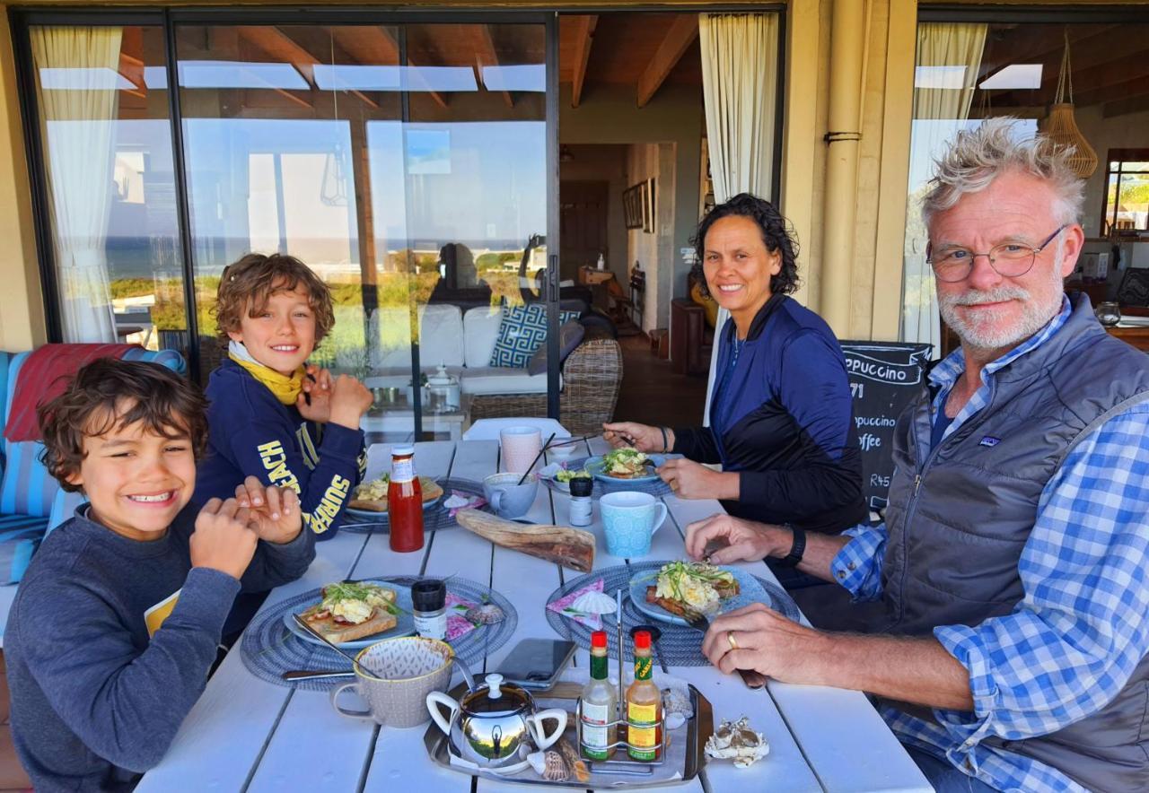 West Coast Seaside Getaway Hotel Grotto Bay Eksteriør billede