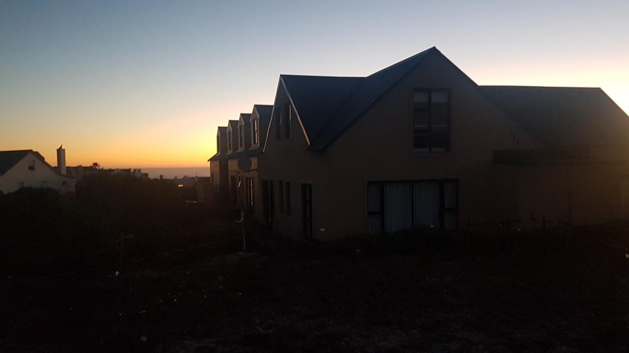 West Coast Seaside Getaway Hotel Grotto Bay Eksteriør billede